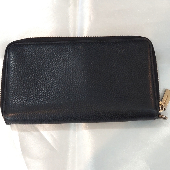 Michael Kors Black Genuine Leather Wallet with Zip - Picture 3 of 10